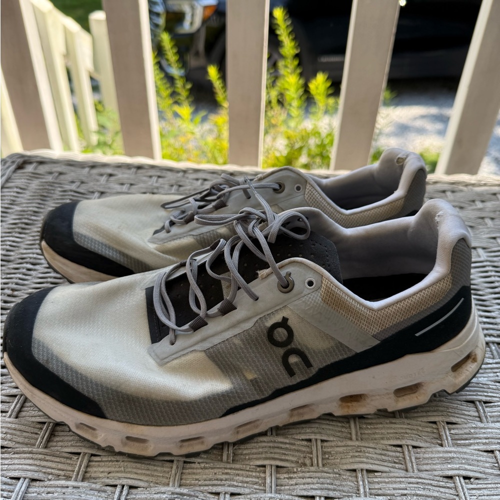 On Running Men's Shoes - Cream and Black